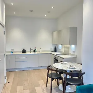 Luxury Modern 1 Bed Apartment